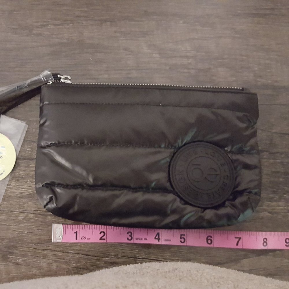 Cloe Puffy Black Wristlet